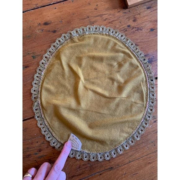 Vintage Group Muylle Belgium Tapestry 11" Round Chenille Doily - Picture 5 of 7